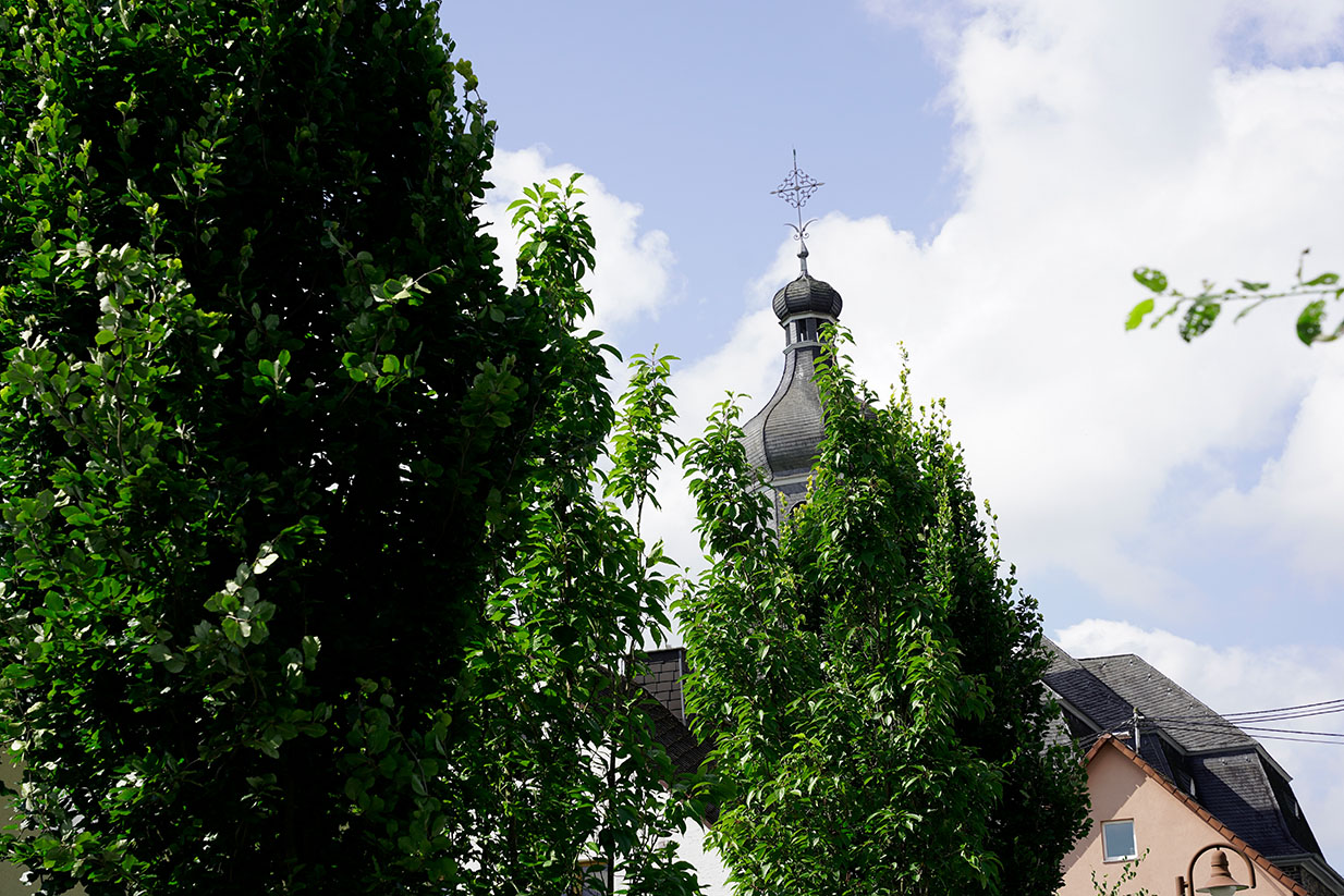 kirchturm-langenhahn Kirchturm Langenhahn - Praxis Sider-Mladenov